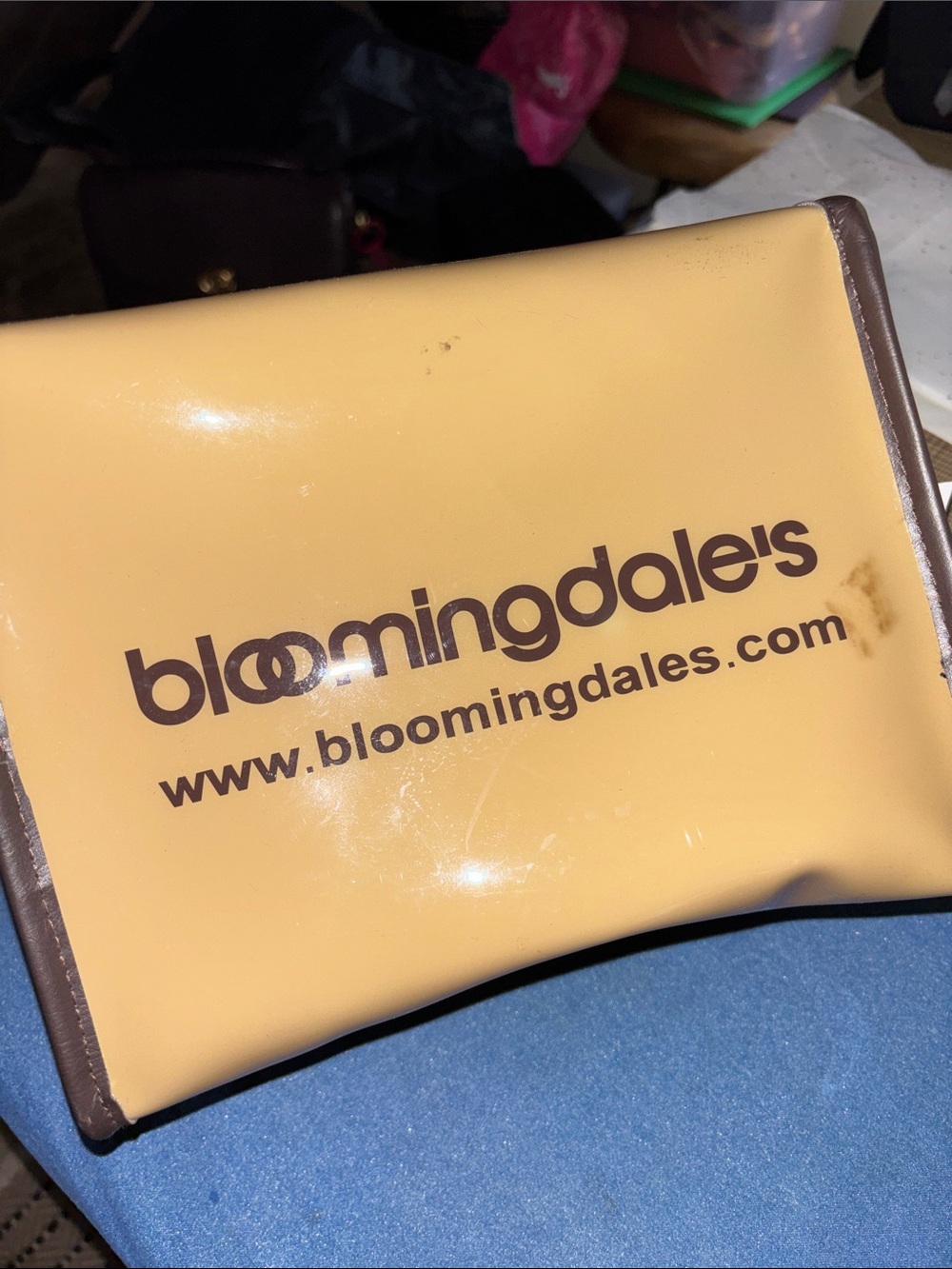 Rare Lunch Bag Crossbody - Picture 9 of 9